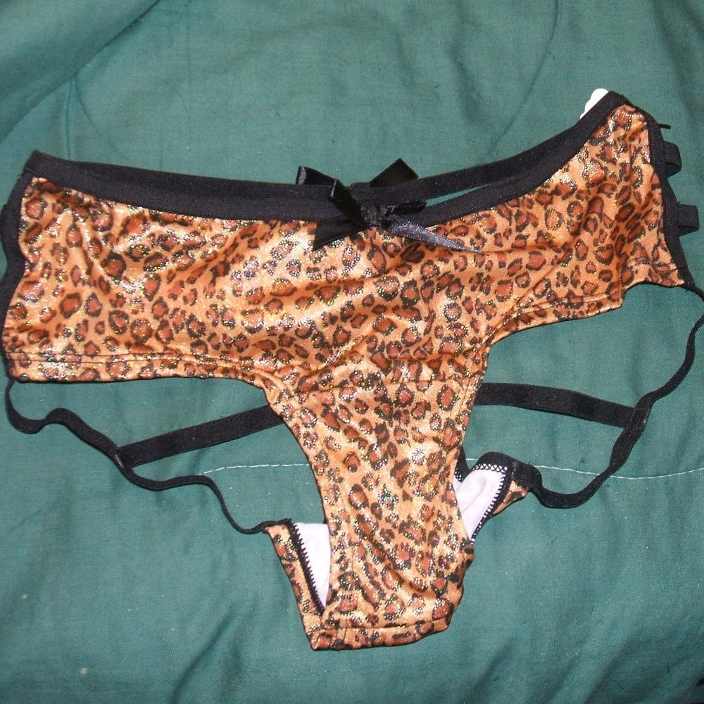 SEDUCTION by Frederick's Leopard cage panty S